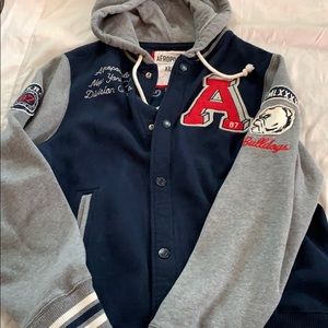 Men’s sweatshirt jacket with a hood